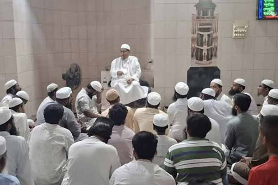 ঢাকা বিশ্ববিদ্যালয়ে কোরানের ক্লাস! তসলিমা লিখলেন, ‘এভাবেই জেগে উঠুক জম্বিদের জগত’