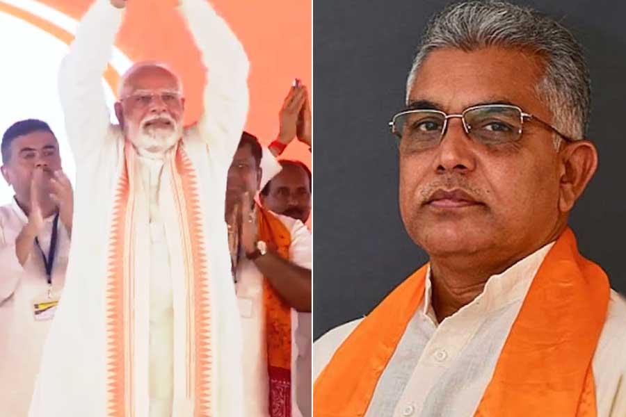 দুর্গাপুরে মোদির পাশে শুভেন্দু-সুকান্ত, দিল্লিতে দিলীপের মুখে ‘লাগাম’ হাই কমান্ডের