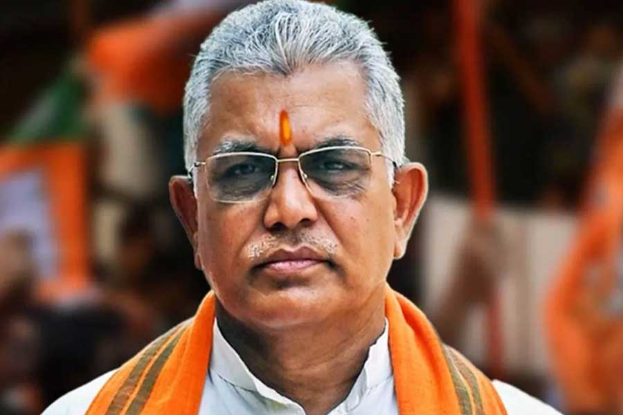 ‘ভোটে লড়তে চাইনি’, বলছেন দিলীপ, ছাব্বিশের আগে সন্ন্যাসের সুর ঘোষের গলায়!