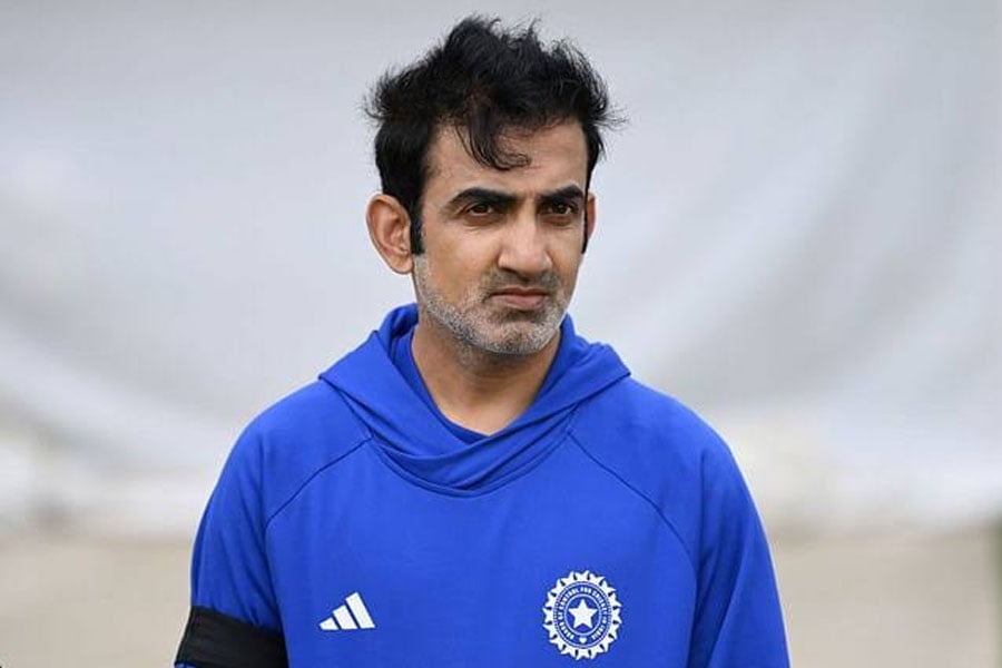 ‘কাউকে খুশি করতে আসিনি’, হ্যান্ডশেক বিতর্কে ইংল্যান্ডকে তুলোধোনা গম্ভীরের