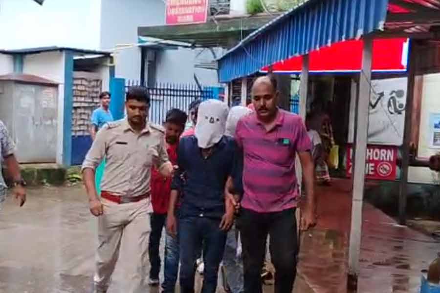 বৈদ্যবাটিতে জোড়া ‘খুনে’র কিনারা, বোনের পরকীয়া সম্পর্কে ভাঙন! প্রেমিককে মারধর করায় দিদি ও সঙ্গীকে খুন?
