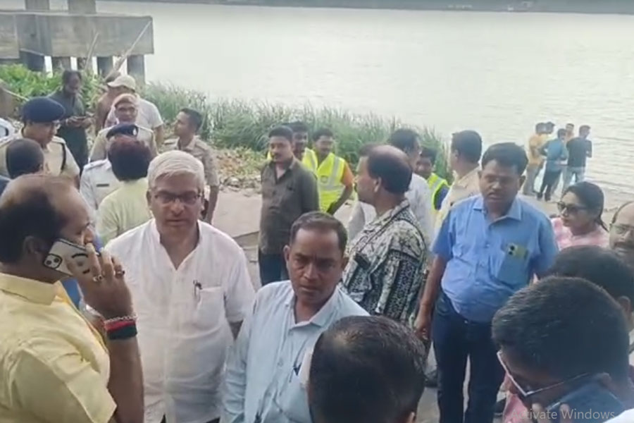 গঙ্গা স্নানে গিয়ে তলিয়ে গেলেন মাছ ব্যবসায়ী, গত তিন মাসে চার মৃত্যু, ঘাট বন্ধের সিদ্ধান্ত প্রশাসনের