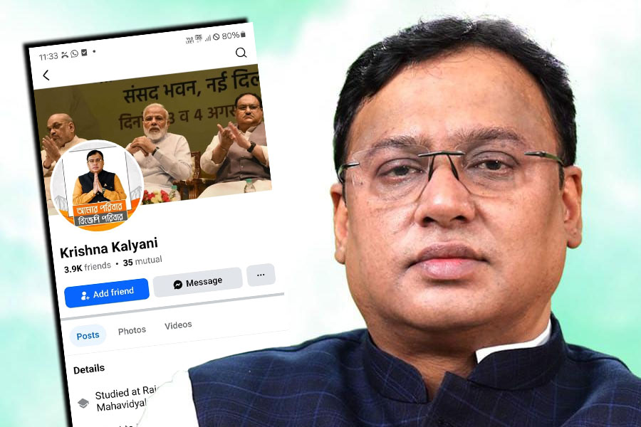 ফেসবুকে মোদি-শাহের সঙ্গে ছবি! ফের বিজেপির পথে কৃষ্ণ কল্যাণী?