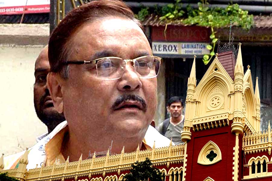 প্রাপ্য মেটানোর প্রতিশ্রুতি মদনের, সিএসটিসির কর্মীদের পিএফ মেটাতে সুযোগ হাই কোর্টের