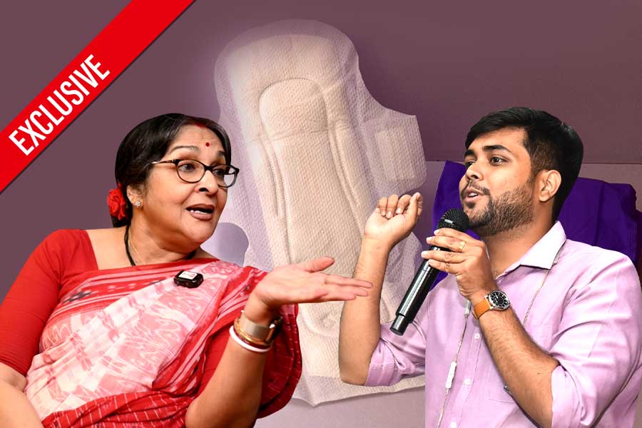ঋতুস্রাব নিয়ে মমতা শঙ্করের মন্তব্যে শোরগোল, কী বলছেন ‘বাংলার প্যাডম্যান’ শোভন?