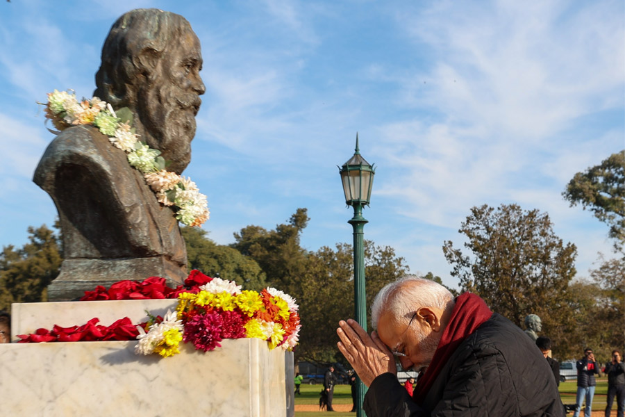 ‘১০০ বছর আগে…’, আর্জেন্টিনা সফরে রবি-স্মরণ মোদির, শ্রদ্ধা জানিয়ে পোস্ট করলেন বাংলায়