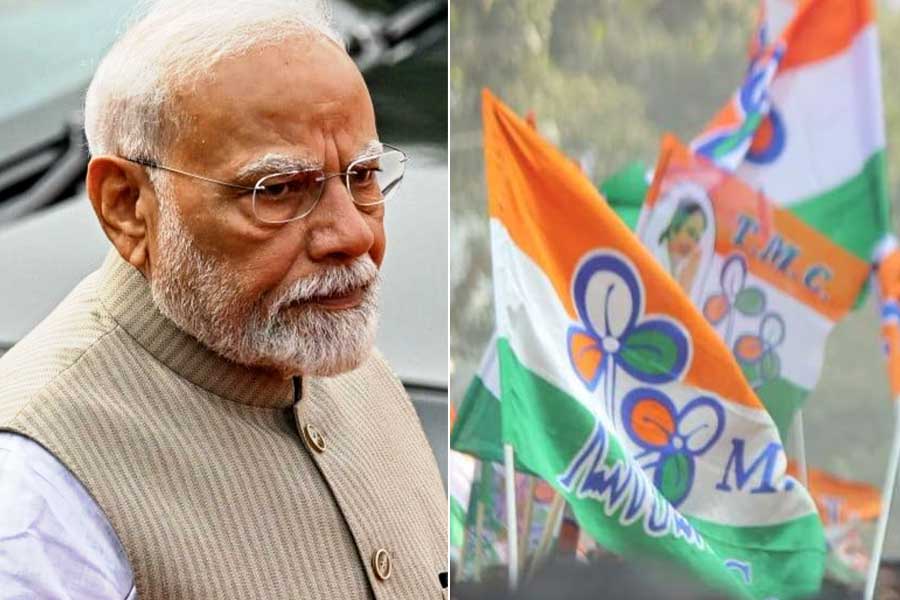 বঙ্গ সফরের আগে তৃণমূলের ‘অপশাসন’ নিয়ে সরব মোদি, পাঁচ প্রশ্নের জবাব চাইল তৃণমূল