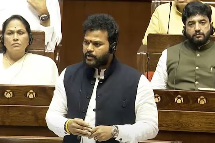 ‘পক্ষপাতদুষ্ট রিপোর্ট ছড়াচ্ছে’, বাদল অধিবেশনের শুরুতেই আহমেদাবাদ দুর্ঘটনায় মুখ খুললেন কেন্দ্রীয় মন্ত্রী