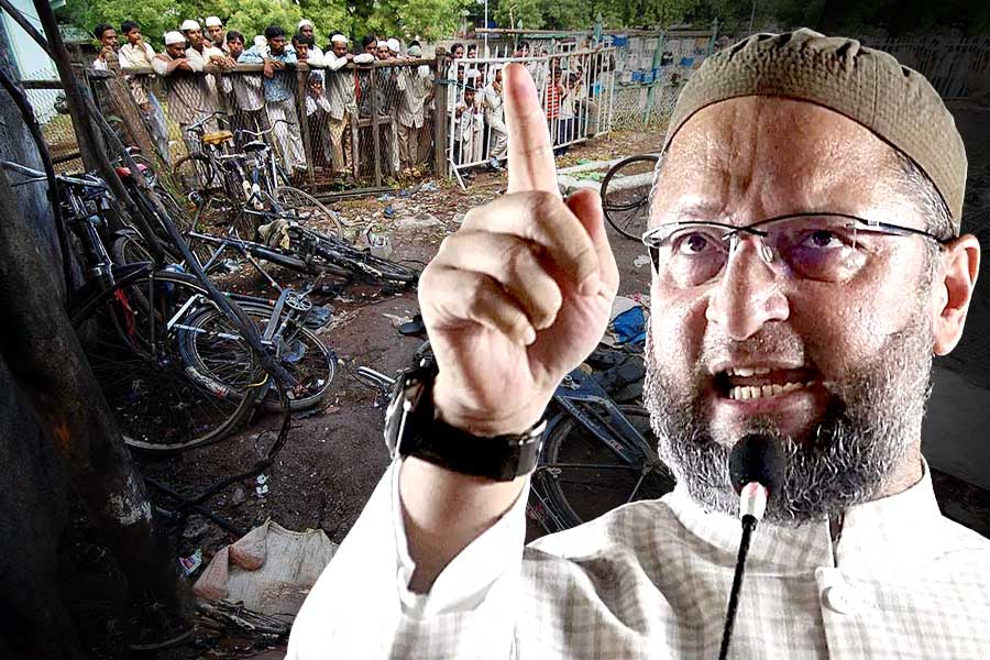 ‘কে হত্যা করল ৬ জনকে?’ মালেগাঁও বিস্ফোরণে অভিযুক্তদের বেকসুর খালাসে প্রশ্ন ওয়েইসির