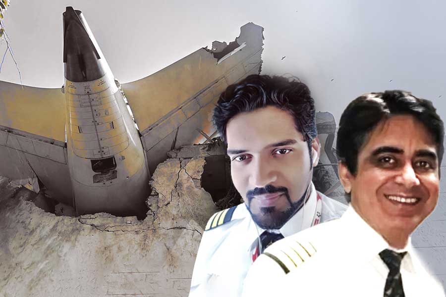 পাইলটের ভুলেই দুর্ঘটনা? আহমেদাবাদ কাণ্ডে তদন্তকারীদের নজরে বিমানের ‘ফুয়েল কন্ট্রোল সুইচ’