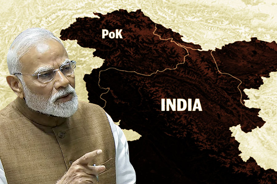 POK দখল নয় কেন? রাহুলকে বিঁধে করতারপুর থেকে কাচ্চিতিভু প্রসঙ্গ টানলেন মোদি