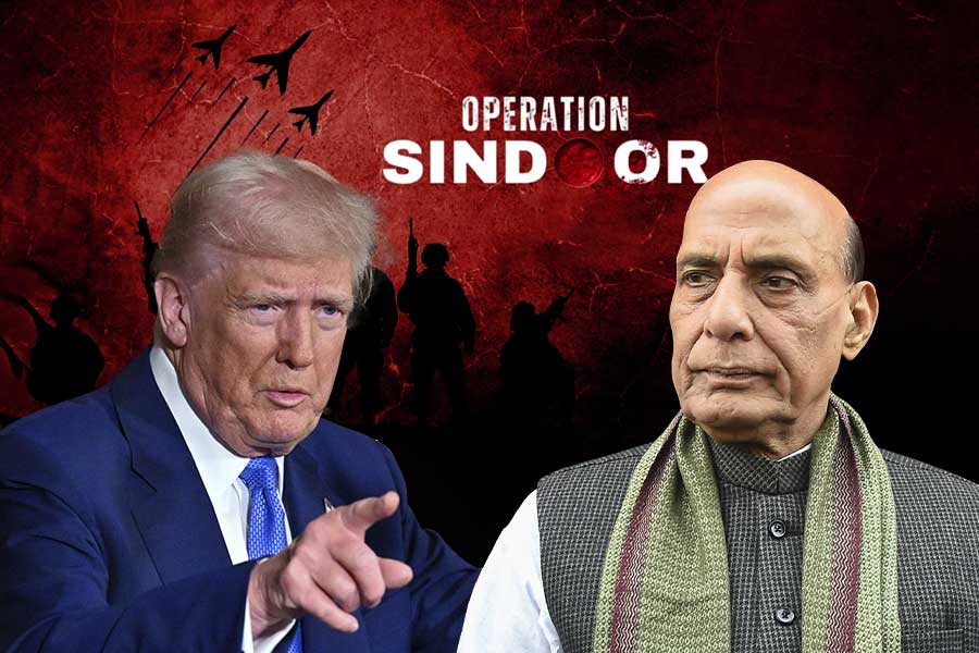 পাকিস্তানের অনুরোধেই যুদ্ধবিরতি, সংসদে সিঁদুর-আলোচনায় ট্রাম্পের দাবি ওড়ালেন রাজনাথ