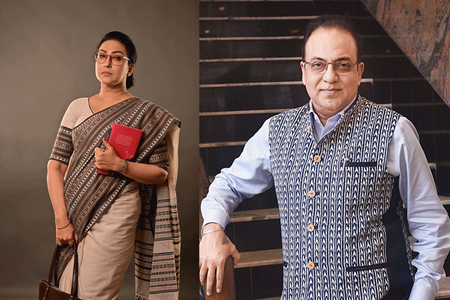 বিতর্কের ঝড় তুলে পর্দায় মনীষা অন্তর্ধান রহস্য, কী ছিল সেই ইতিহাস?
