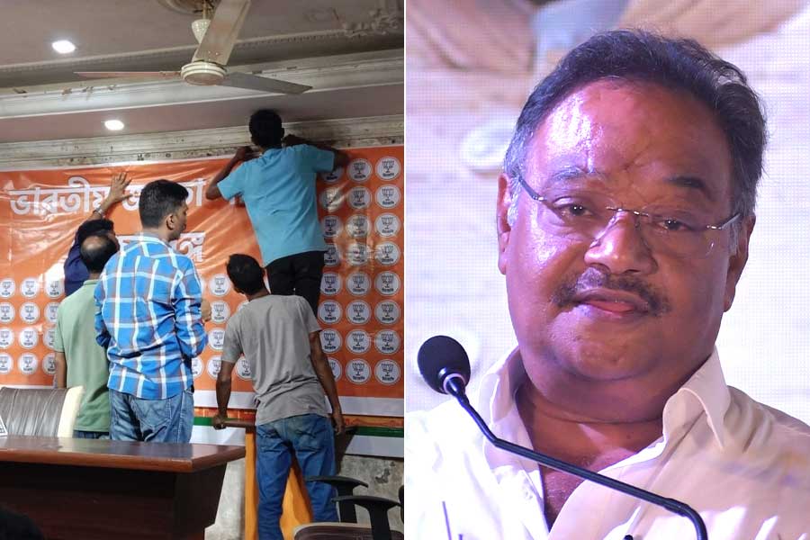 ব্যক্তির চেয়ে দল বড়! দলীয় কার্যালয়ে নিজের বদলে পদ্মের ছবি টাঙানোর নির্দেশ শমীকের