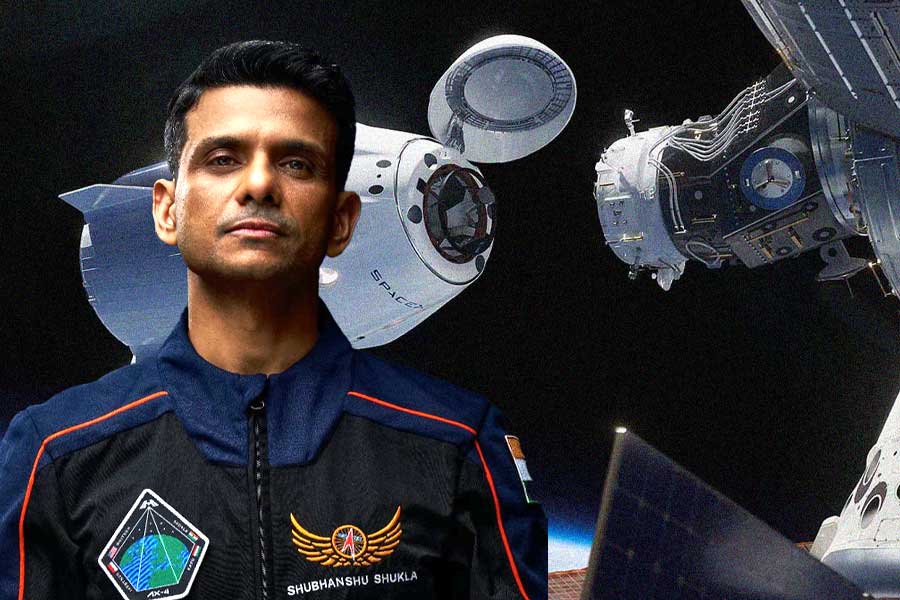 ঘরে ফেরার গান! ২২ ঘণ্টা ৫ মিনিটের যাত্রা, কোন প্রক্রিয়ায় পৃথিবীতে নামবে শুভাংশুদের ক্যাপসুল?