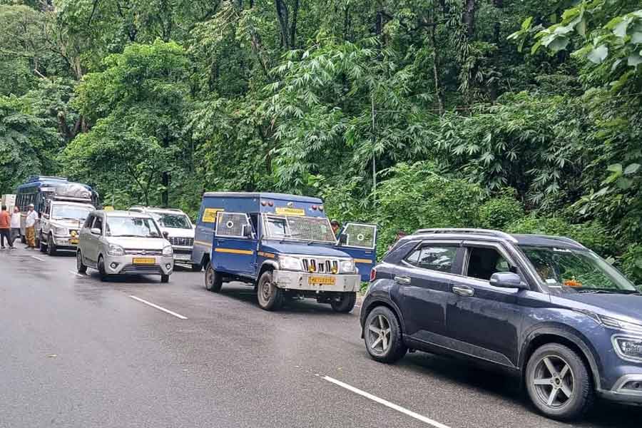 উত্তরের অতিভারী বৃষ্টিতে হলুদ সতর্কতা জারি তিস্তায়, মহানন্দায় ভেসে গেল বালক!