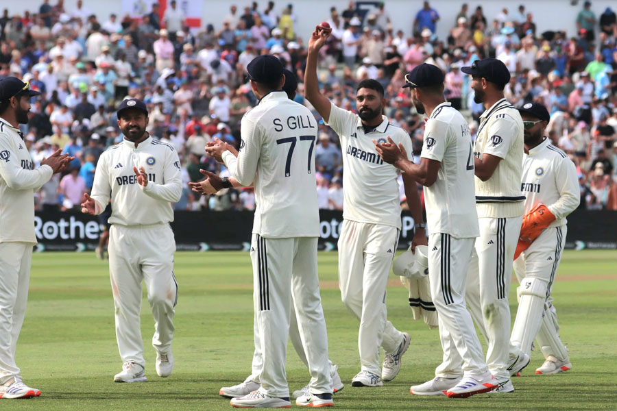 ‘ওয়ার্কলোডের বালাই নেই’, সিরাজের বিধ্বংসী বোলিংয়ে মুগ্ধ নেটপাড়া, প্রশংসিত আকাশ দীপও