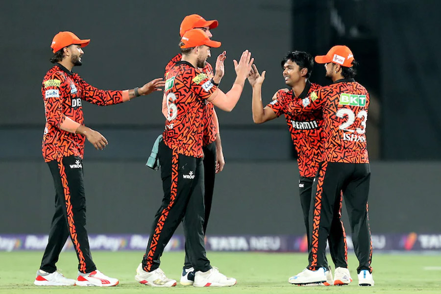 IPL টিকিটের কালোবাজারি, মাঠ ছাড়তে চাপ কামিন্সদের! ভুরিভুরি অভিযোগে গ্রেপ্তার ক্রিকেট কর্তা