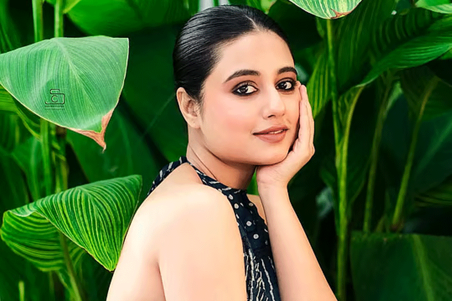 শুটিংয়ের মাঝেই ক্ষতি চোখের! হাসপাতালে স্বস্তিকা, কেমন আছেন অভিনেত্রী?