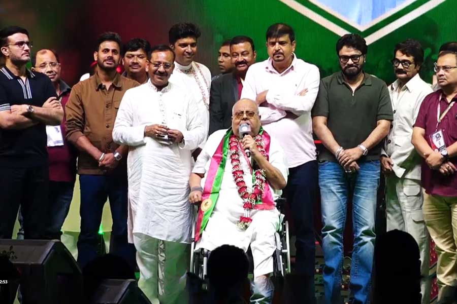 মোহনবাগান দিবসের জমকালো অনুষ্ঠানে চাঁদের হাট, মধ্যমণি ‘রত্ন’ টুটু বোস