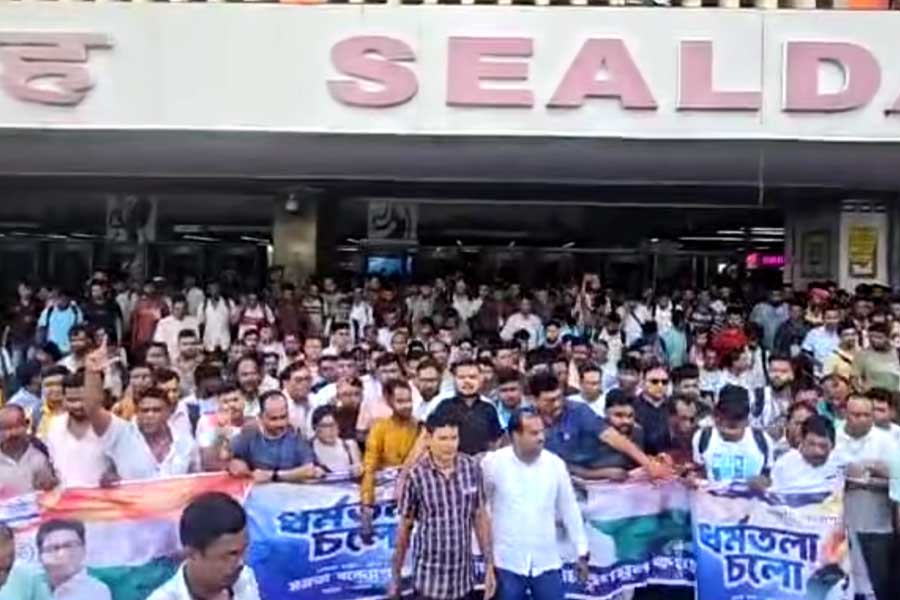শহিদ সমাবেশে যোগ দিতে এনআরসি নোটিস পাওয়া উত্তমকুমার ব্রজবাসী কলকাতায়, সুর চড়ছে কেন্দ্রের বিরুদ্ধে