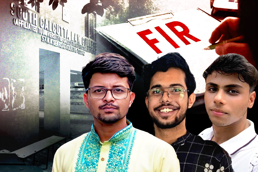 অভিযোগপত্রে কারসাজি? নামের অক্ষরে কোন রহস্য!