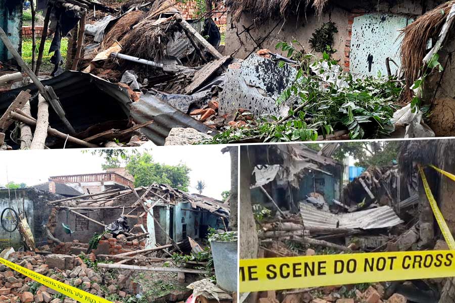 কাটোয়ায় বোমা বাঁধতে গিয়ে মৃত ১, বিস্ফোরণে উড়ল বাড়ি