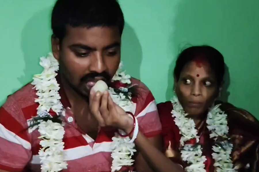 প্রেমে প্রতারণার অভিযোগে জেলবাস, জামিন পেয়েই প্রেমিকাকে বিয়ে যুবকের