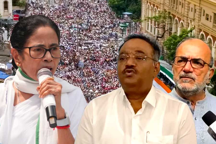 ‘রাম-বাম-শ্যাম একসাথে হয়েছে’ ধর্মতলা থেকে বাম-বিজেপিকে তোপ মমতার