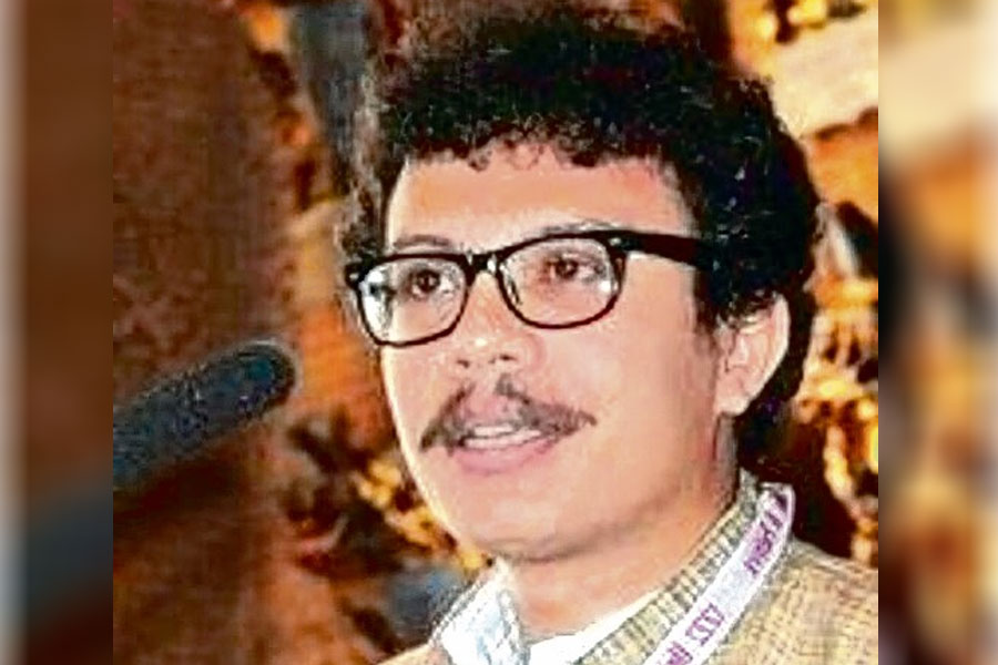প্রান্তিক মানুষের হাতে ‘বাংলায়’ এআই টুল, ‘লিগাল চ্যাটবট’ তৈরি করে স্বপ্নপূরণ বঙ্গ বিজ্ঞানীর