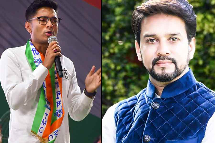 ‘ভুয়ো ভোটার’ তত্ত্ব খারিজ করে ‘প্রমাণ’ দিতে অনুরাগের বাসভবনে অভিষেকের প্রতিনিধি