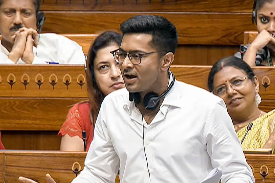 বাজার ছেয়েছে নিম্নমানের ওষুধে! কী করছে কেন্দ্র? সংসদে প্রশ্ন অভিষেকের