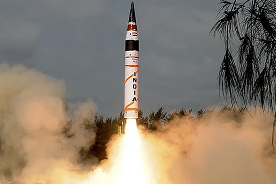 ভারতের অগ্নি মিসাইল পরীক্ষায় ভয়ে কাঁপছে পাকিস্তান! ‘শান্তিভঙ্গে’র নালিশ ইসলামাবাদের
