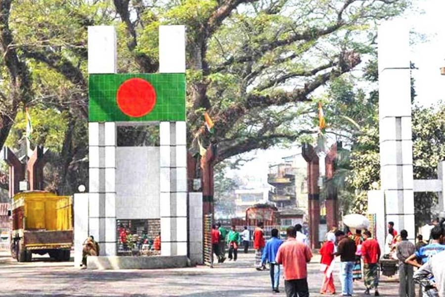 ফের চড়া বাজারদর, রাশ টানতে বাংলাদেশে চাল-কাঁচালঙ্কা রপ্তানি করল ভারত