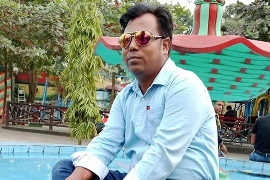ঢাকায় সাংবাদিককে কুপিয়ে ‘খুন’, তোলা আদায়ের ভিডিও রেকর্ডিং করতেই ঘনিয়ে এল মৃত্যু!