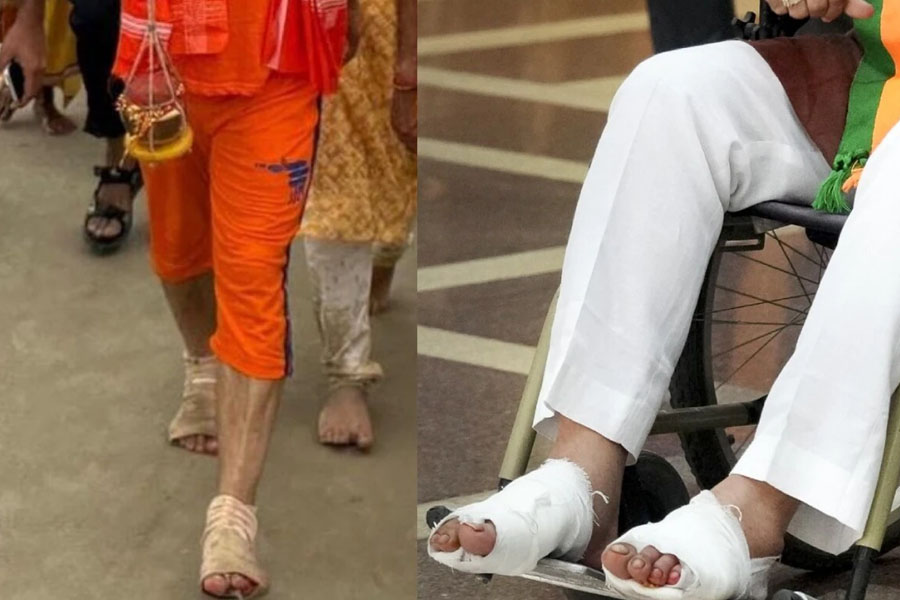 পুণ্যলাভে ১১০ কিমি পদযাত্রা! কাঁওয়ারে বেরিয়ে হুইল চেয়ারে ঠাঁই হল বিজেপি সাংসদের