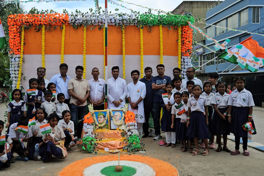 বসিরহাট সীমান্তে জৌলুসহীন স্বাধীনতা দিবস উদযাপন, ভারত-বাংলাদেশের সৌভ্রাতৃত্বে কি টান!