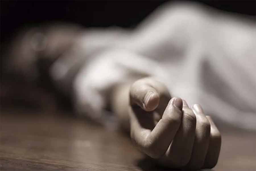 অন্য মহিলাকে ‘বিয়ে’ প্রেমিকের, অভিমানে আত্মঘাতী বাসন্তীর ১৭ বছরের কিশোরী!