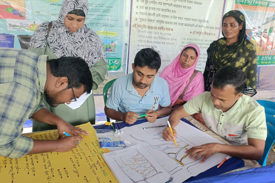 উত্তর ২৪ পরগনায় প্রথমবার! ‘আমাদের পাড়া, আমাদের সমাধান’, ক্যাম্পে বুথের চার্ট ও ম্যাপ করলেন বাসিন্দারা