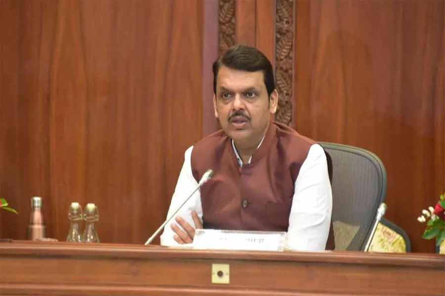 ‘কে কী খাবে, সেটা সরকারের মাথাব্যথা নয়’, মাংস-বিতর্কে সাফ জানালেন ফড়ণবিস