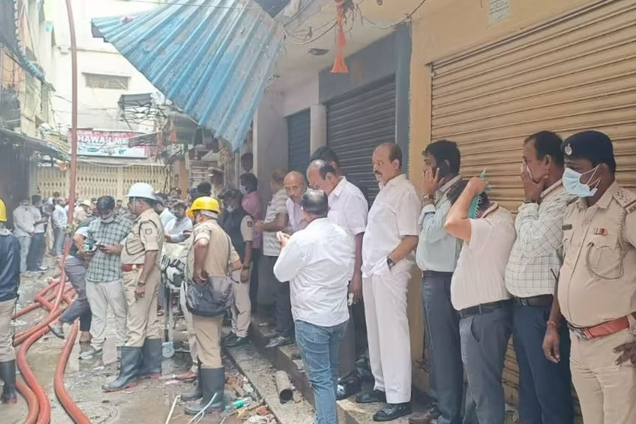 বেঙ্গালুরুর বহুতলে বিধ্বংসী অগ্নিকাণ্ড, পুড়ে মৃত দুই শিশু-সহ ৫
