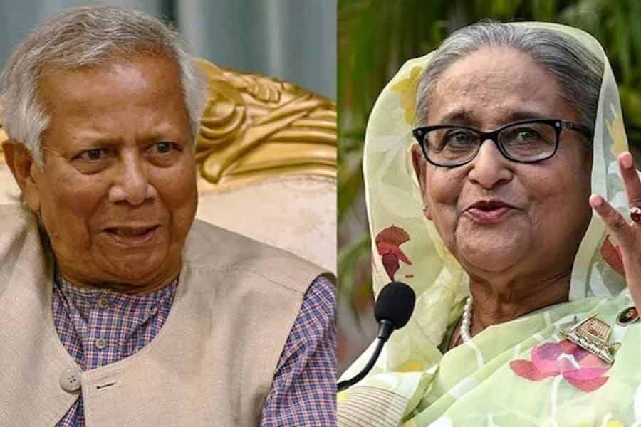 ‘ফ্যাসিস্ট’ ইউনুসকে হঠাতে ‘মুক্তিযুদ্ধে’র ডাক, ‘সোনার বাংলা’ গড়তে ২১ দফা দাবি হাসিনার