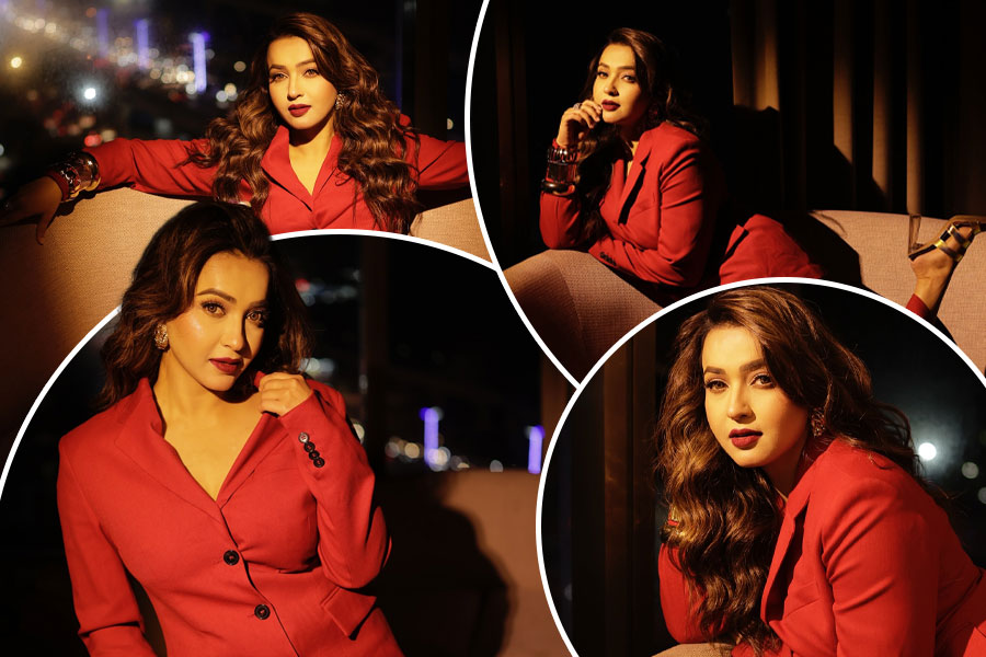 ‘লাল পরি’ কৌশানী, পর্দার ‘ঝিমলি’র এই লুক মিস করলে চলবে না