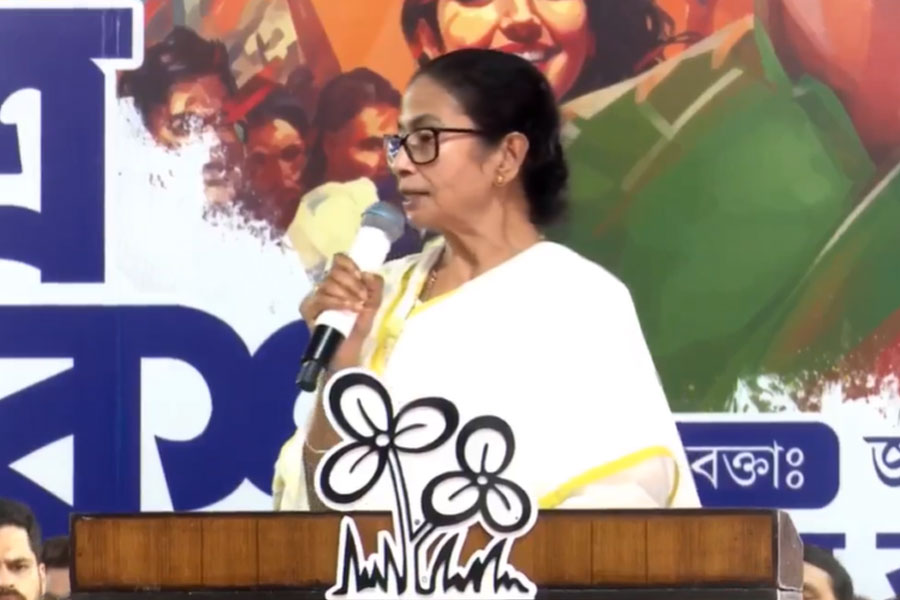 ‘মাথা লক্ষ্য করে গুলি চালায়, একজন হাত তুলতেই…’, TMCP-র প্রতিষ্ঠা দিবসে স্মৃতিচারণা মমতার