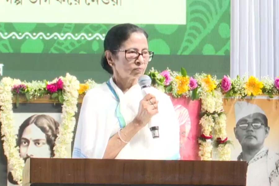 ‘NRC মানব না, যাঁরা আইন করেছে তাঁদের বার্থ সার্টিফিকেট আছে?’, প্রশ্ন মমতার