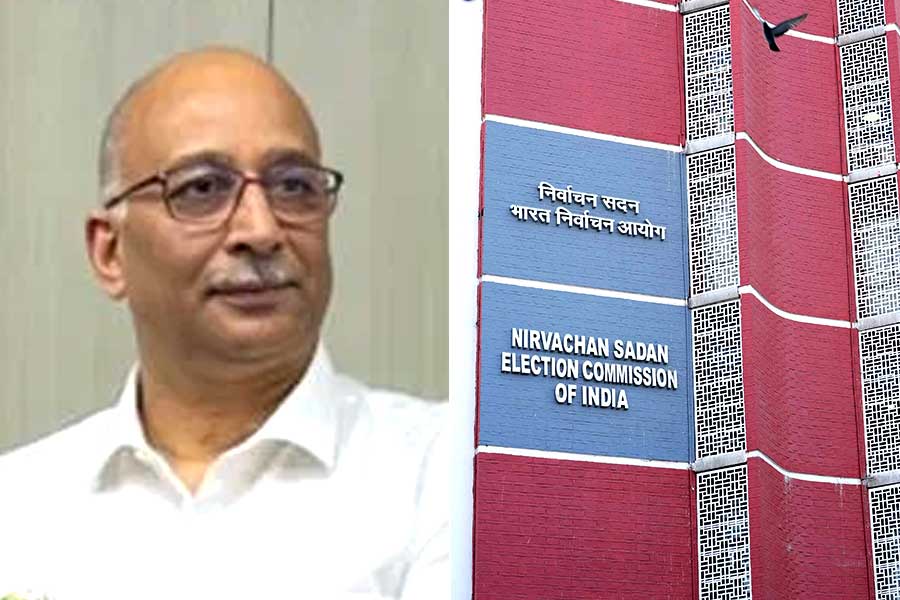 জাতীয় নির্বাচন কমিশনের তলবে সাড়া, দিল্লিতে মুখ্যসচিব পন্থ