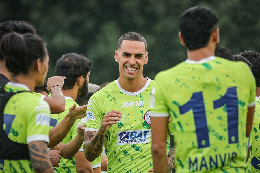 অনুশীলনে নামলেন অ্যালবার্তো, চোট সারিয়ে পুরোদমে প্র্যাকটিস শুরু মনবীরের