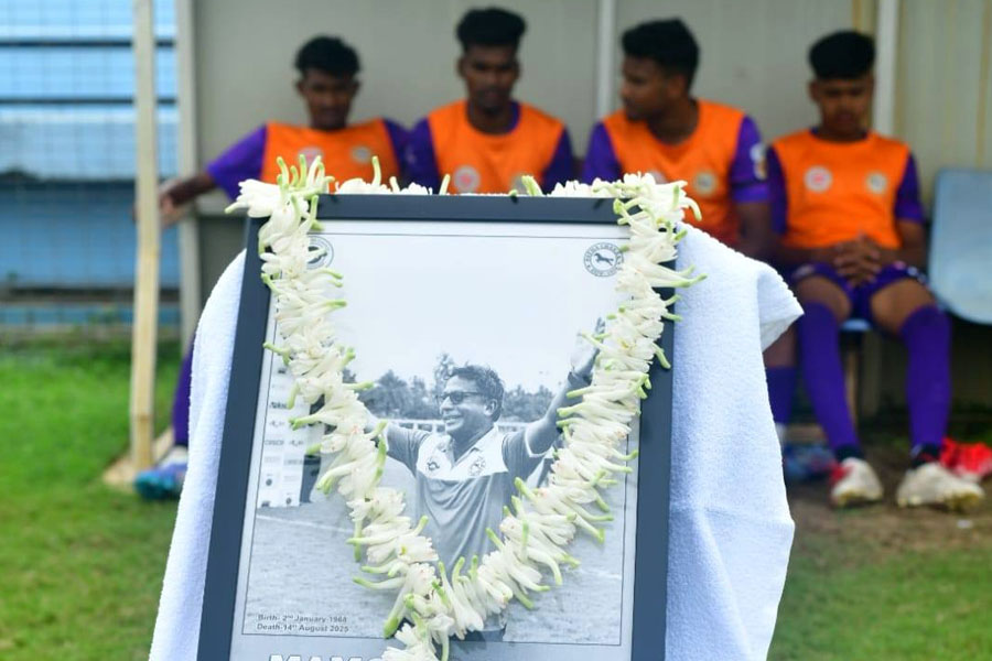 না থেকেও ছিলেন পাঠচক্রের ডাগআউটে! সদ্যপ্রয়াত কোচ পার্থ সেনকে স্মরণ ফুটবলারদের