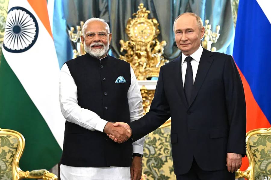 মার্কিন শুল্কবাণে বেসামাল হয়ে এখন পুতিনকে ফোন মোদির! বিস্ফোরক দাবি ন্যাটো প্রধানের