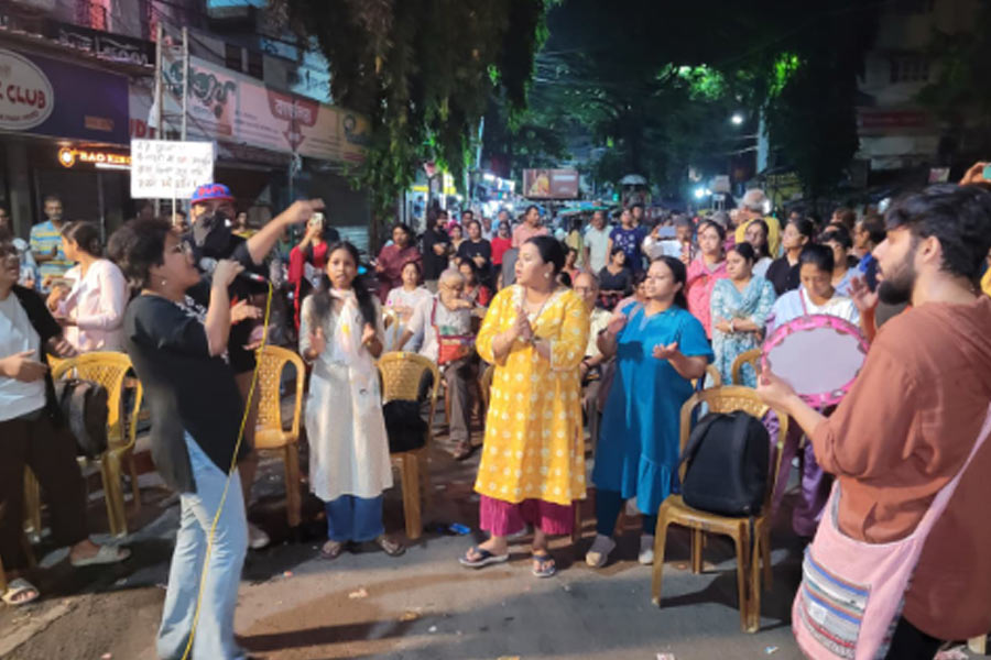‘রাত দখলে’ রাজপথ জুড়ে রাত জাগল তিলোত্তমা, অভয়ার বিচার চেয়ে হাজার কণ্ঠে ডাক, ‘উই ওয়ান্ট জাস্টিস’